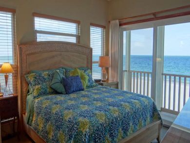 Wonderful Spacious and Open Beach Front  Townhouse Sleeps 6